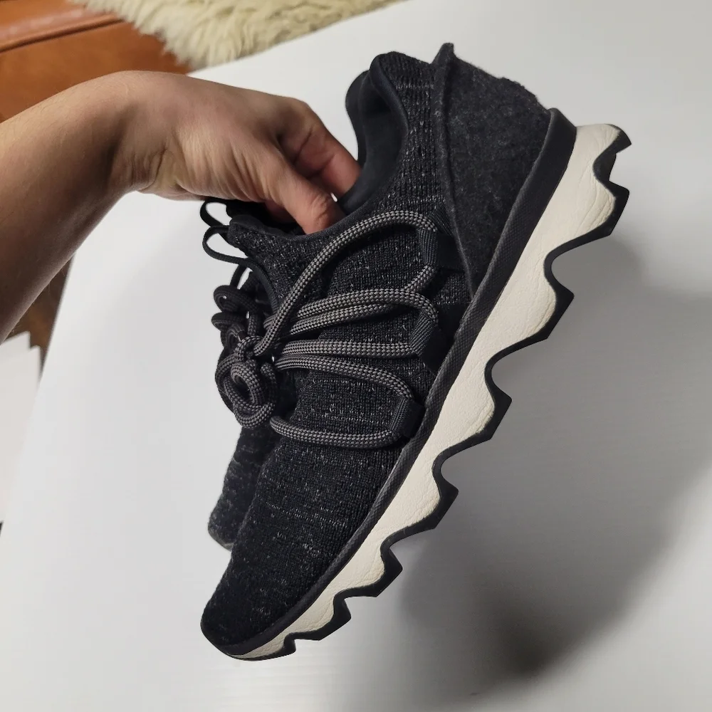 Sorel kinetic knit